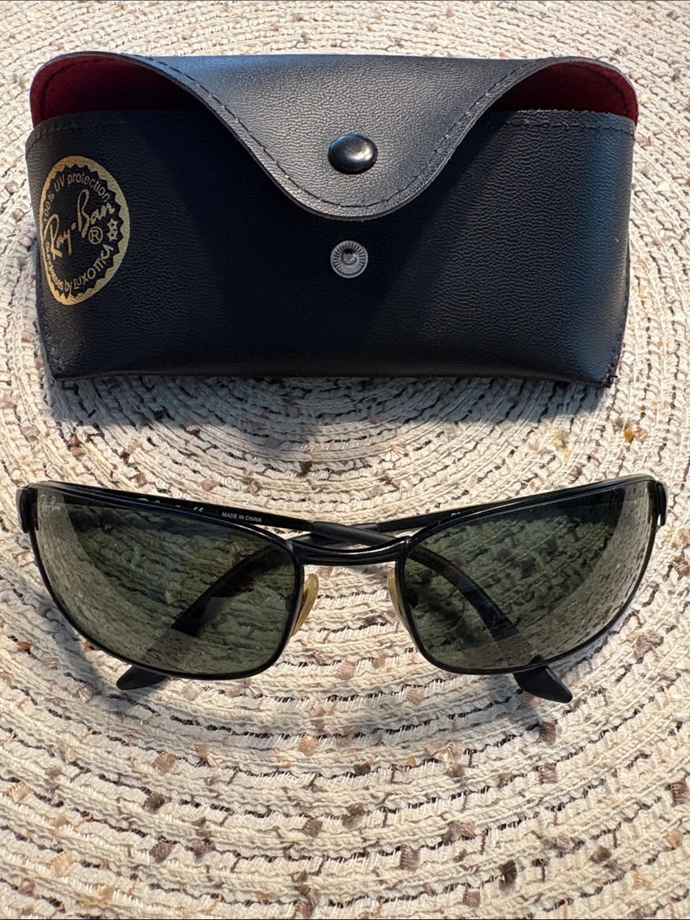 Ray-Ban 3269 Black Frame Green Lens Sunglasses with Black Case